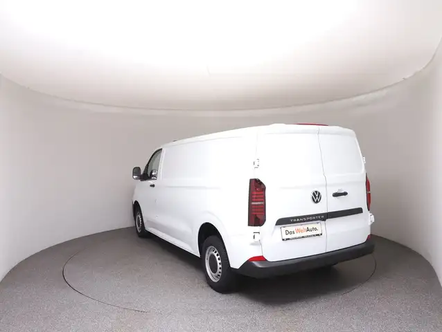 Volkswagen Transporter view 5