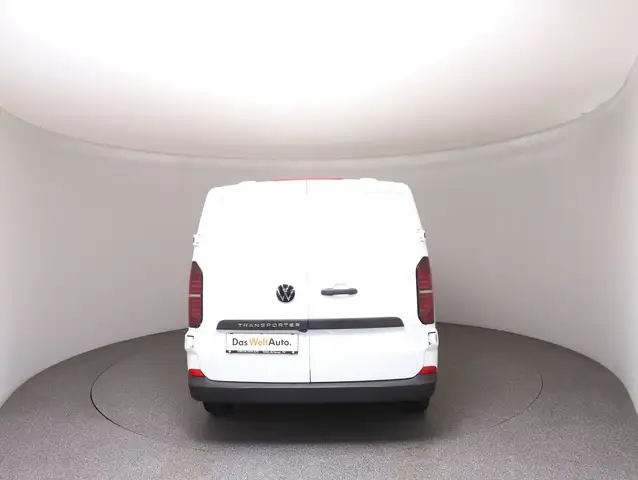 Volkswagen Transporter view 6