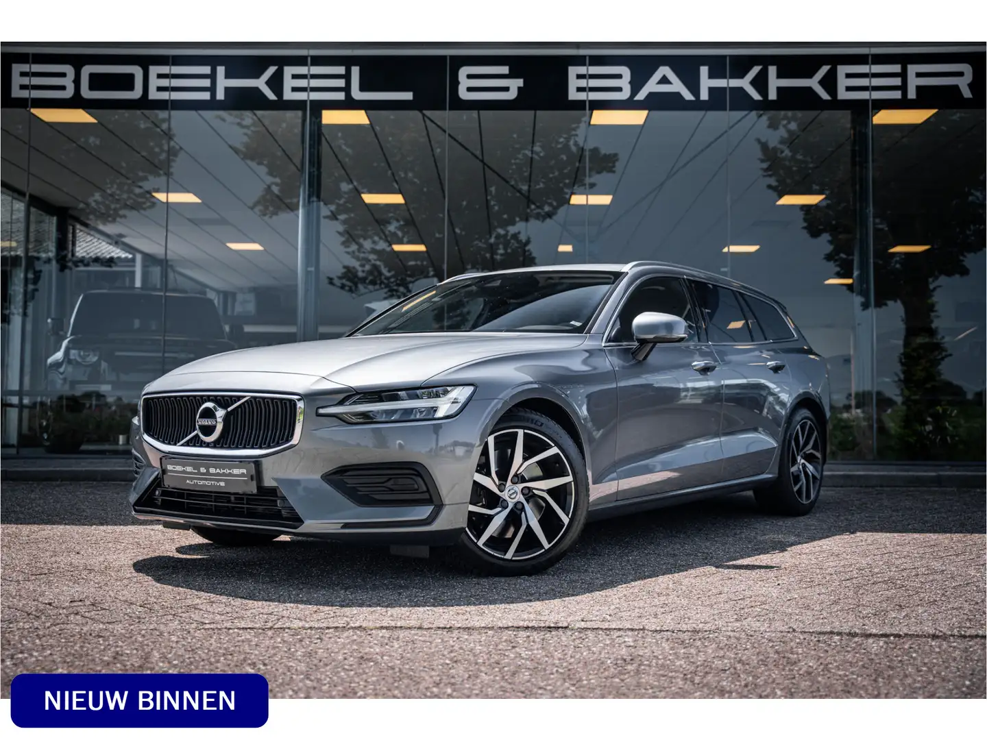 Volvo V60 2.0 T5 Momentum Geartr. (250pk) ** Intellisafe Sur Grijs - 1