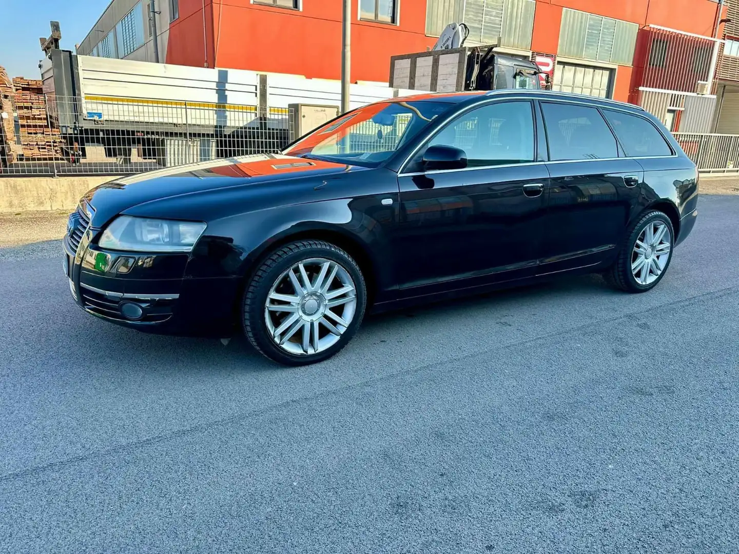 Audi A6 Avant 2.5 tdi Style auto - 1