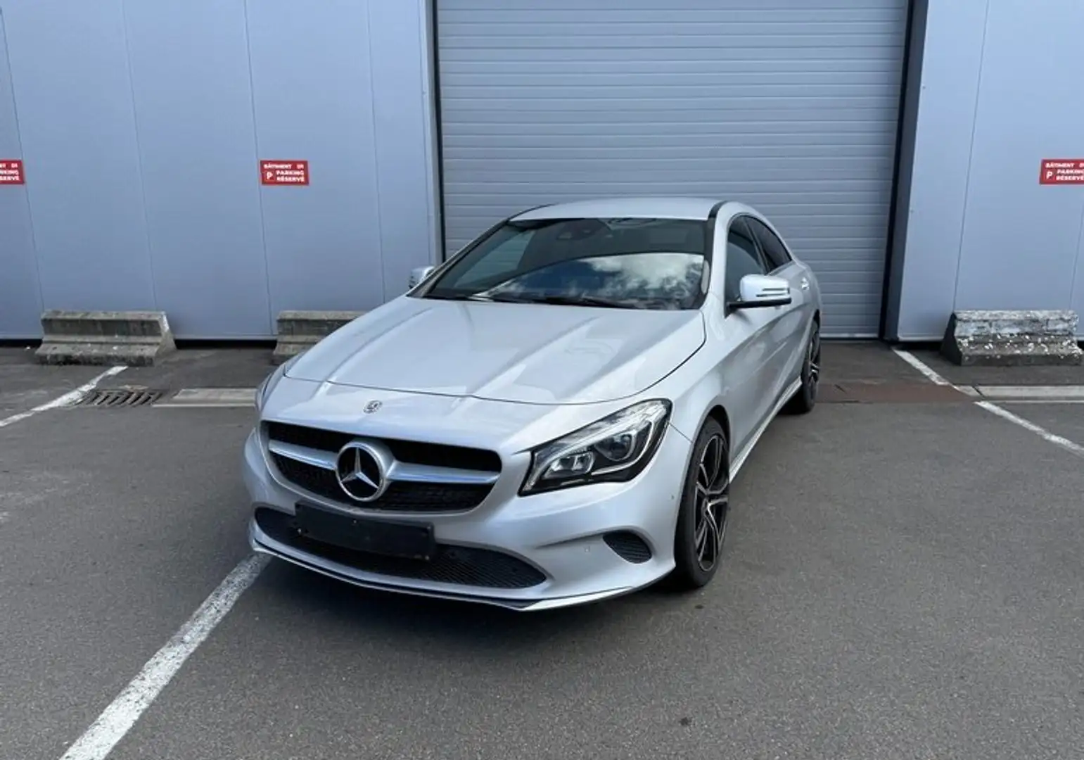 Mercedes-Benz CLA 200 CLA 200d Pack AMG Zilver - 1