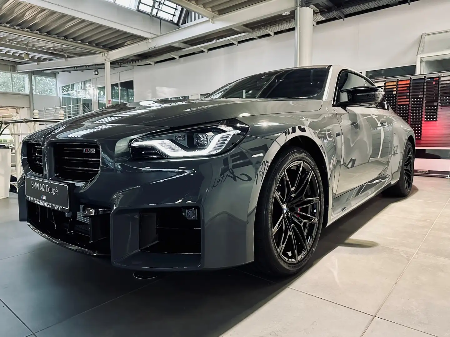 BMW M2 COUPE. GRIGIO TELESTO. PLUS PACKAGE. CARBON+++ Grau - 2