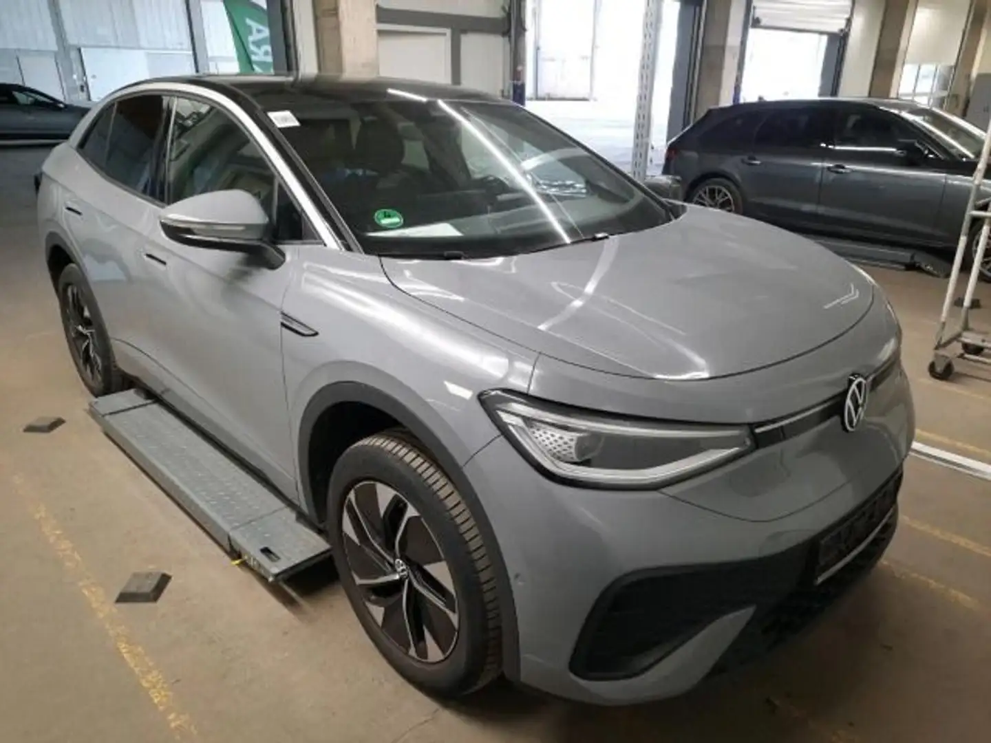 Volkswagen ID.5 PRO PERFORMANCE WÄRMEPUMPE MATRIX PANO AHK Grau - 2