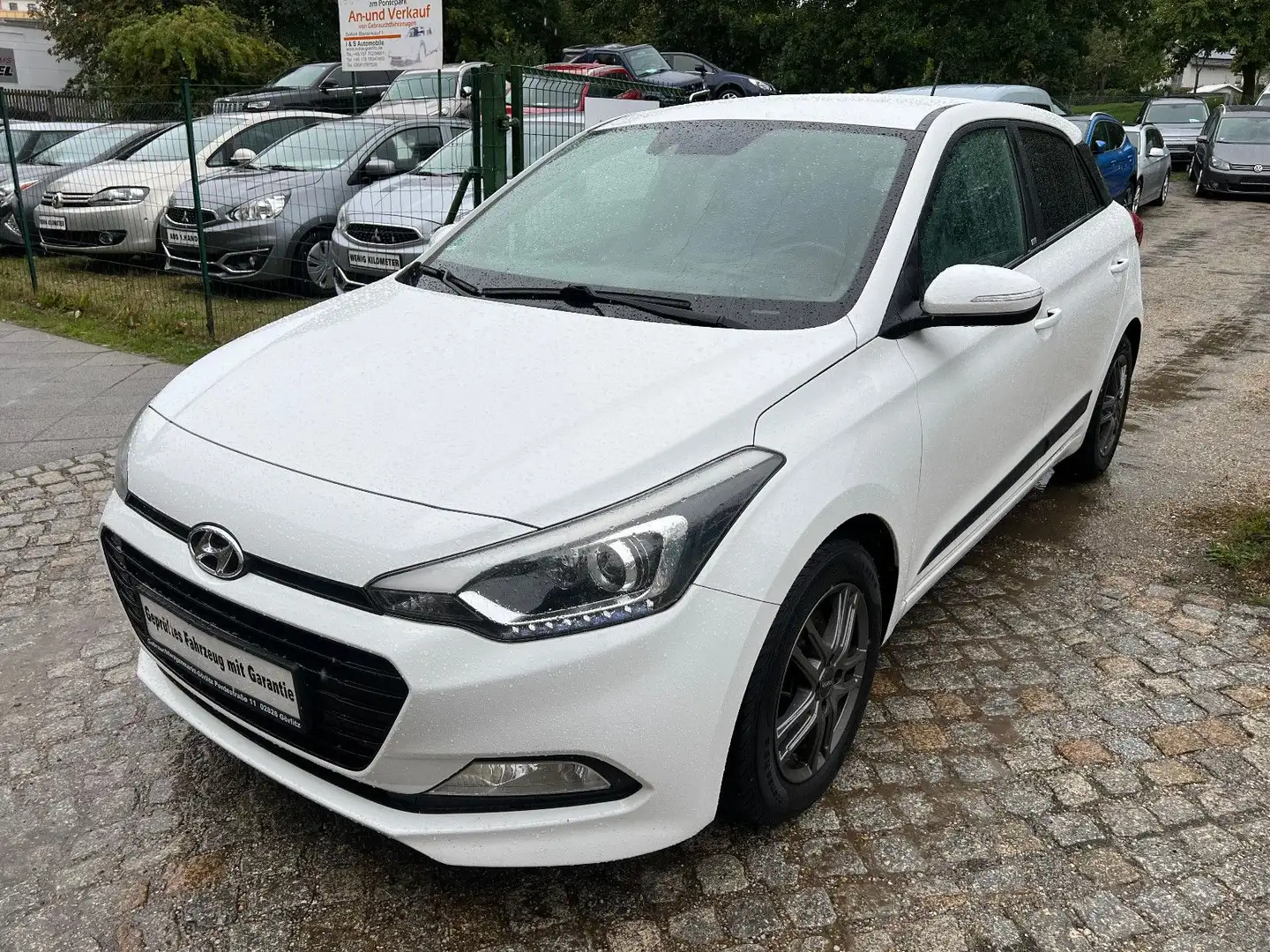Hyundai i20 blue Passion 2-Hand Scheckheft Navi Kamera Weiß - 1