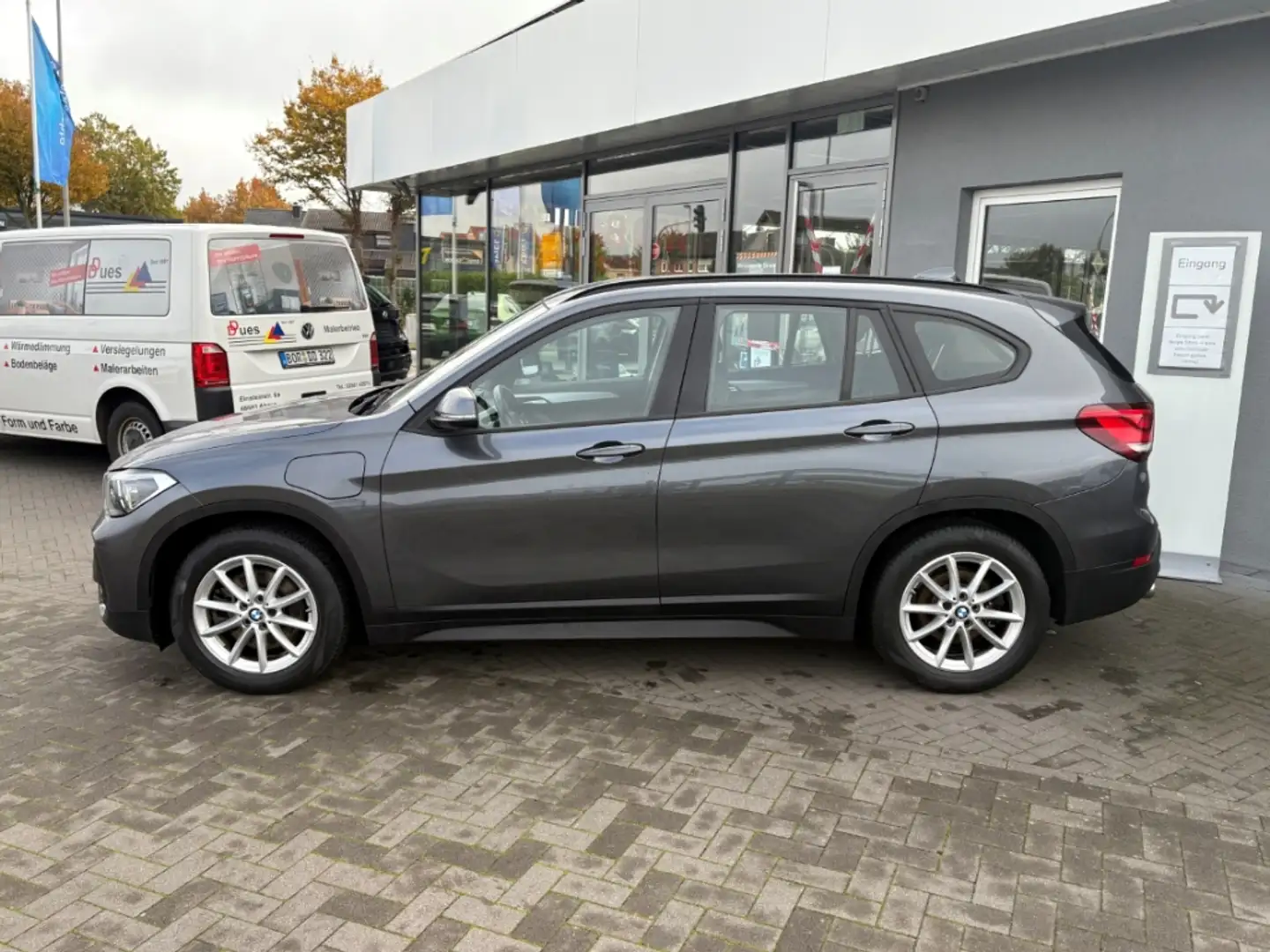 BMW X1 xDrive 25e Advantage HiFi AHK LED Grau - 2