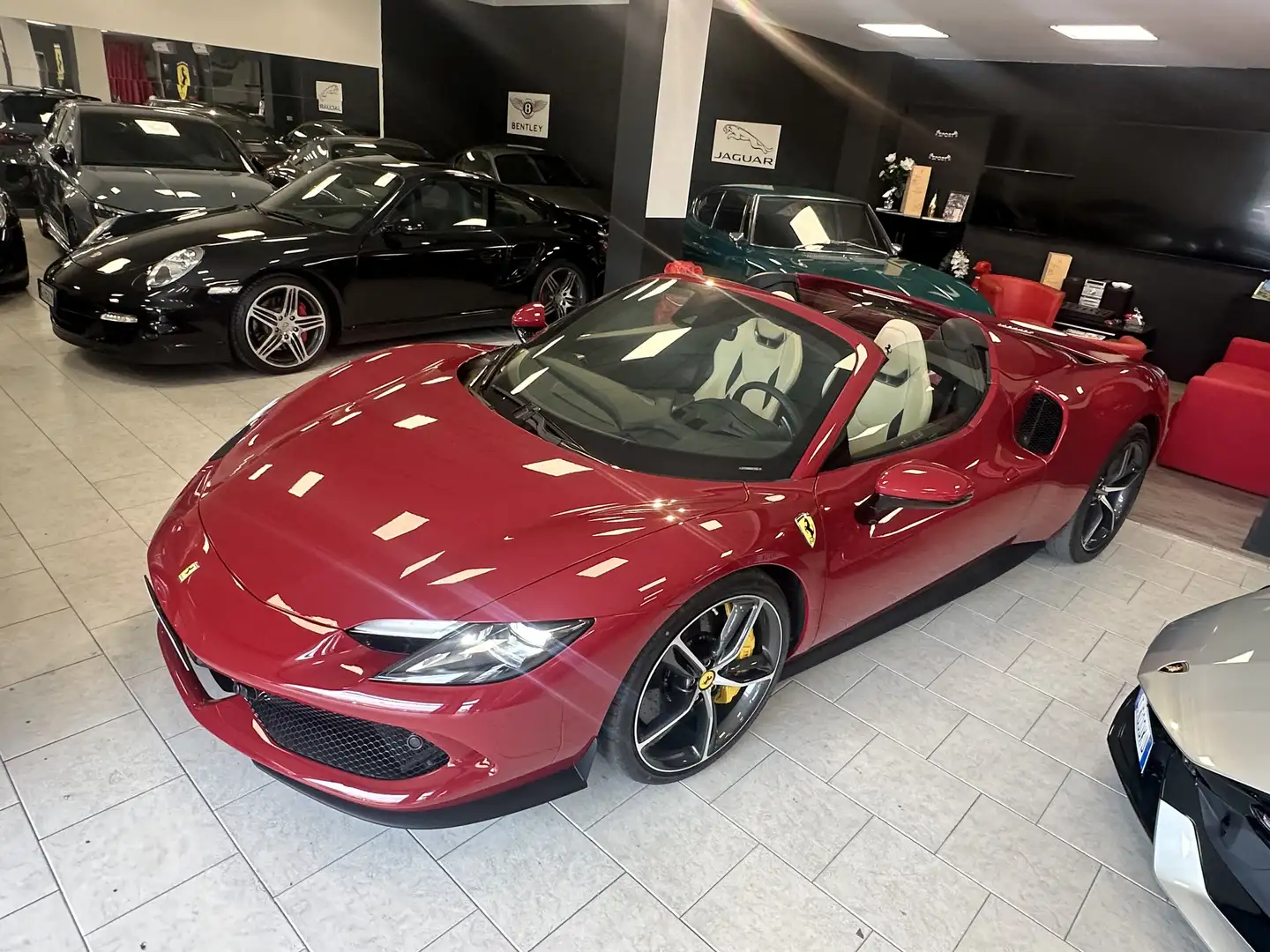Ferrari 296 296 GTS 3.0 NUOVA KM100 Rouge - 2