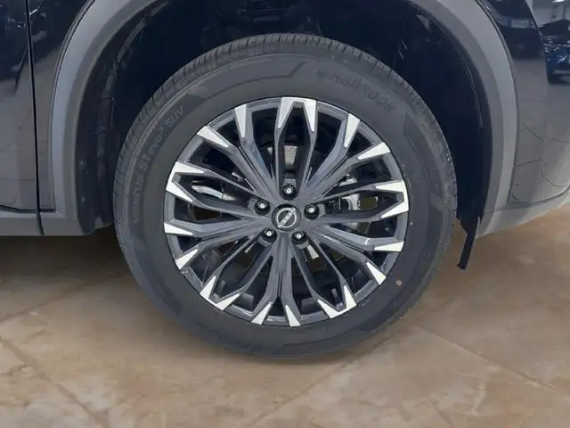 Nissan X-Trail view 6