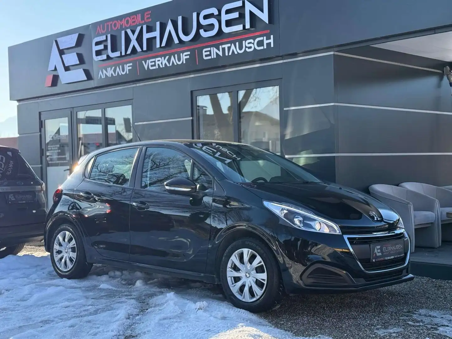 Peugeot 208 1,6 BlueHDi Schwarz - 1