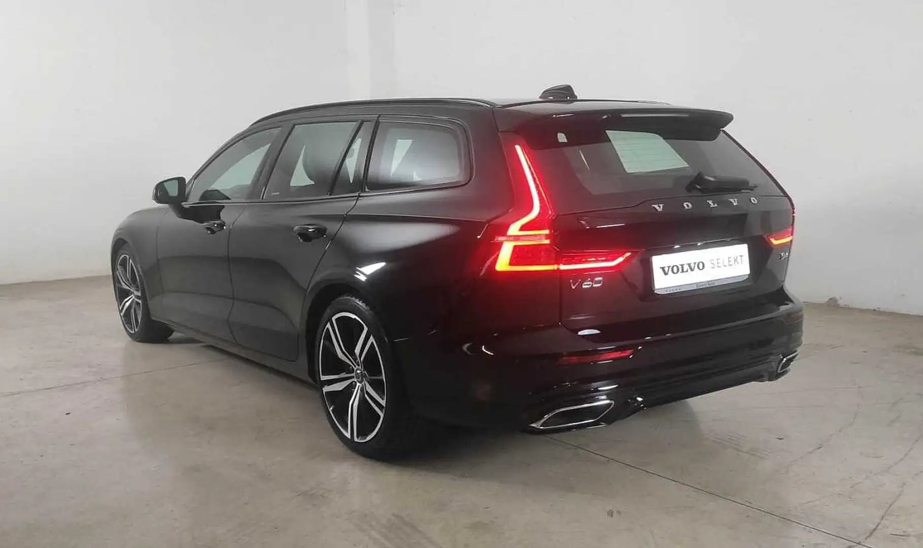 Volvo V60 R-Design, B4 mild hybrid (D) automatico Schwarz - 2