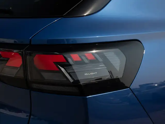Volkswagen T-Roc view 12