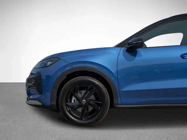 Volkswagen T-Roc view 8