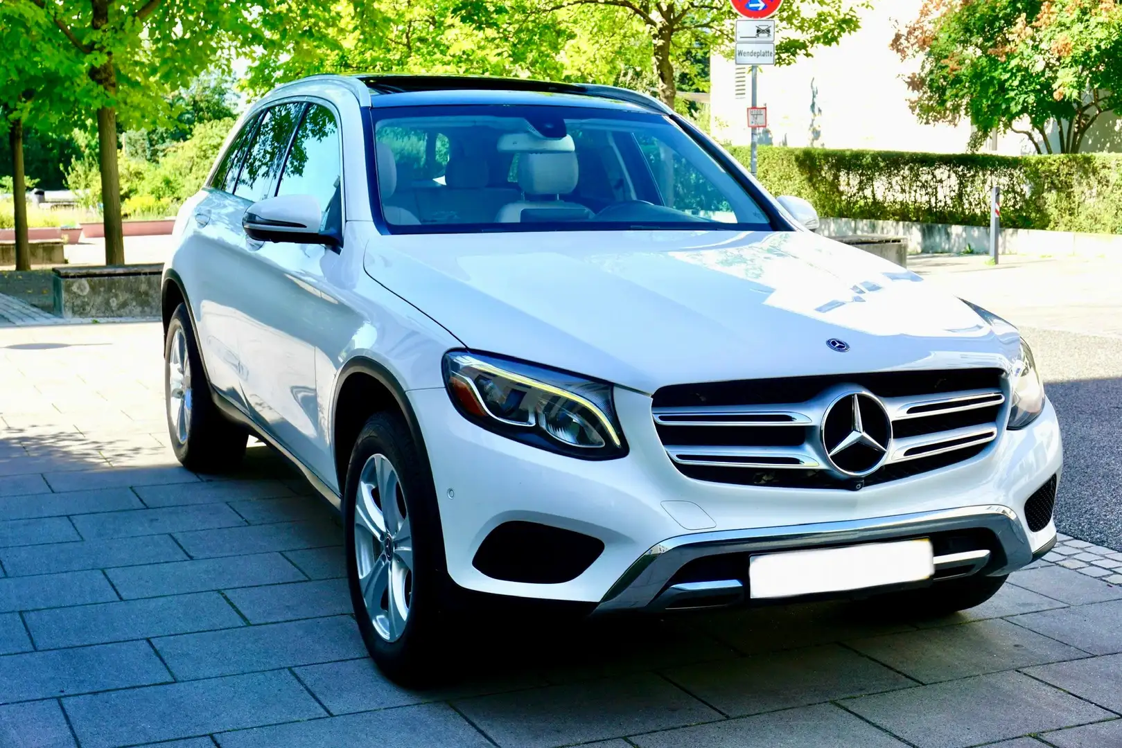 Mercedes-Benz GLC 300 4M*9G*Pano*LED*Navi*360*Leder*Alarm*KeyGo Weiß - 1