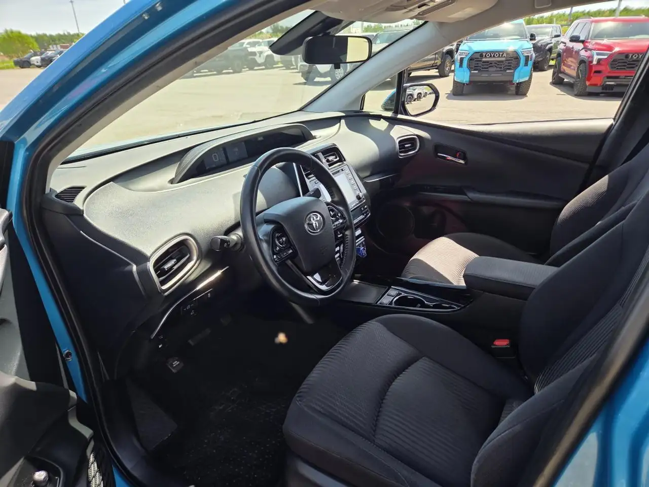 Toyota Prius Prime снимка Toyota Prius Prime