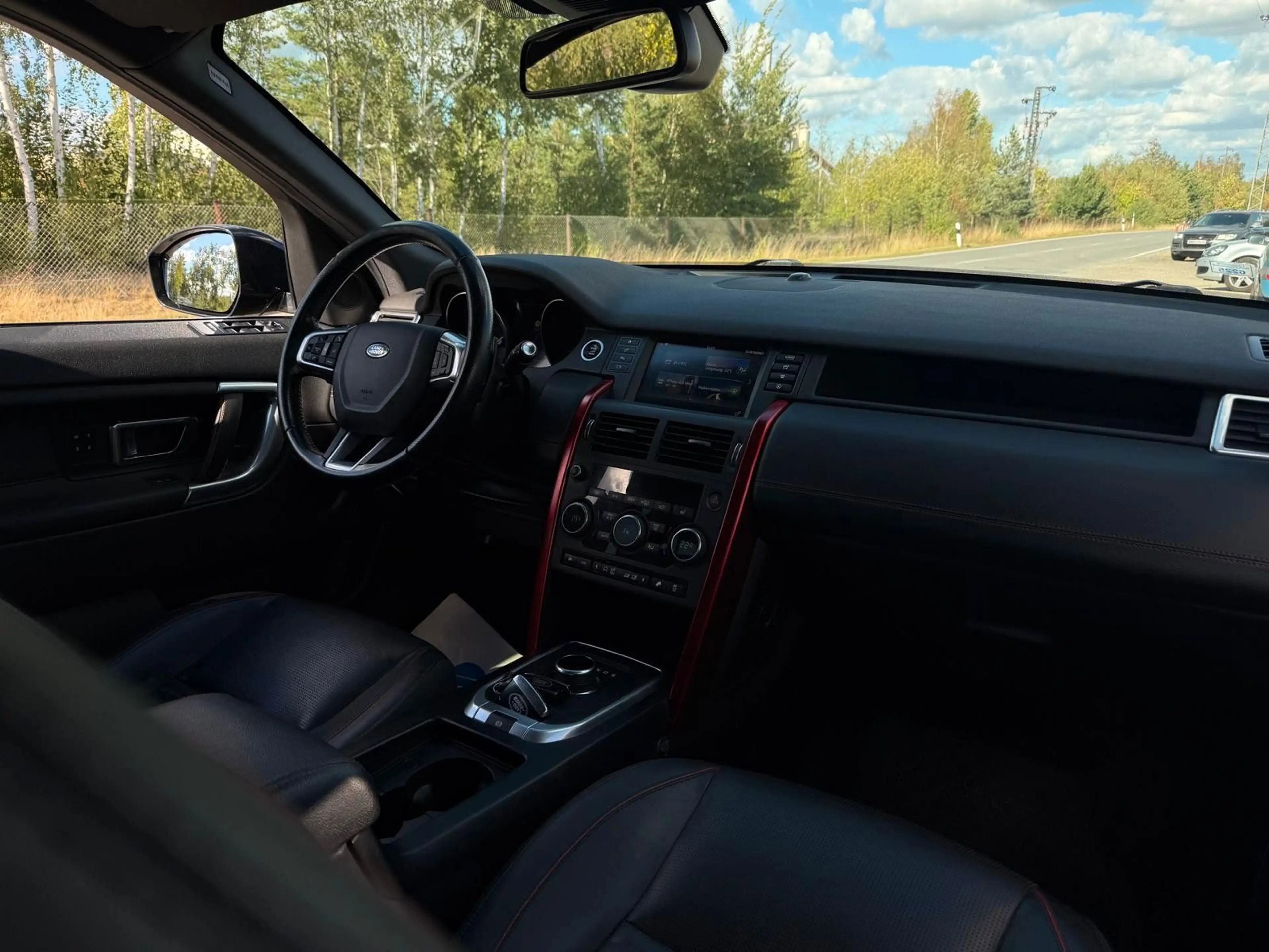 Land Rover Discovery Sport HSE TD4 — photo 14