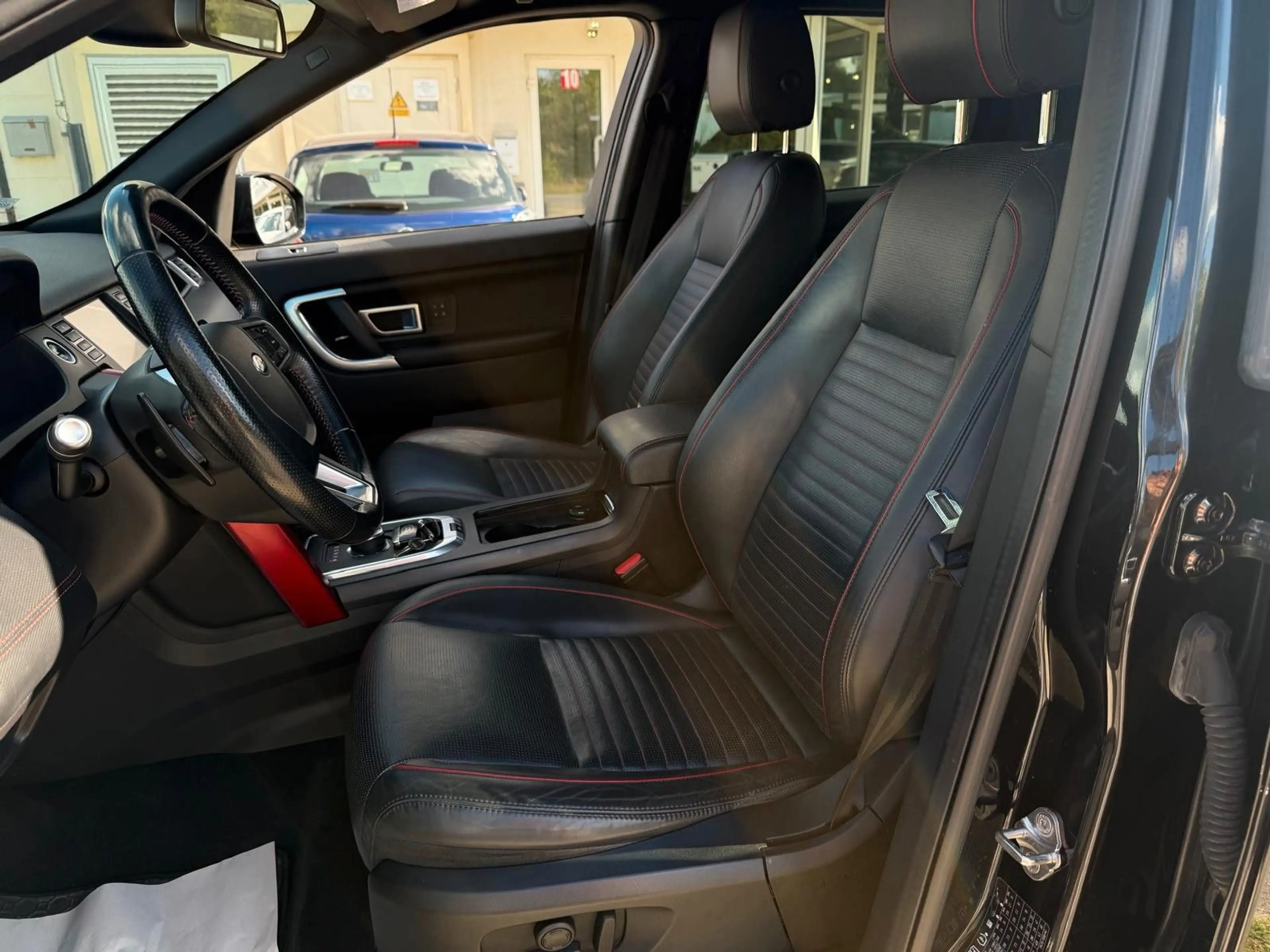 Land Rover Discovery Sport HSE TD4 — photo 12