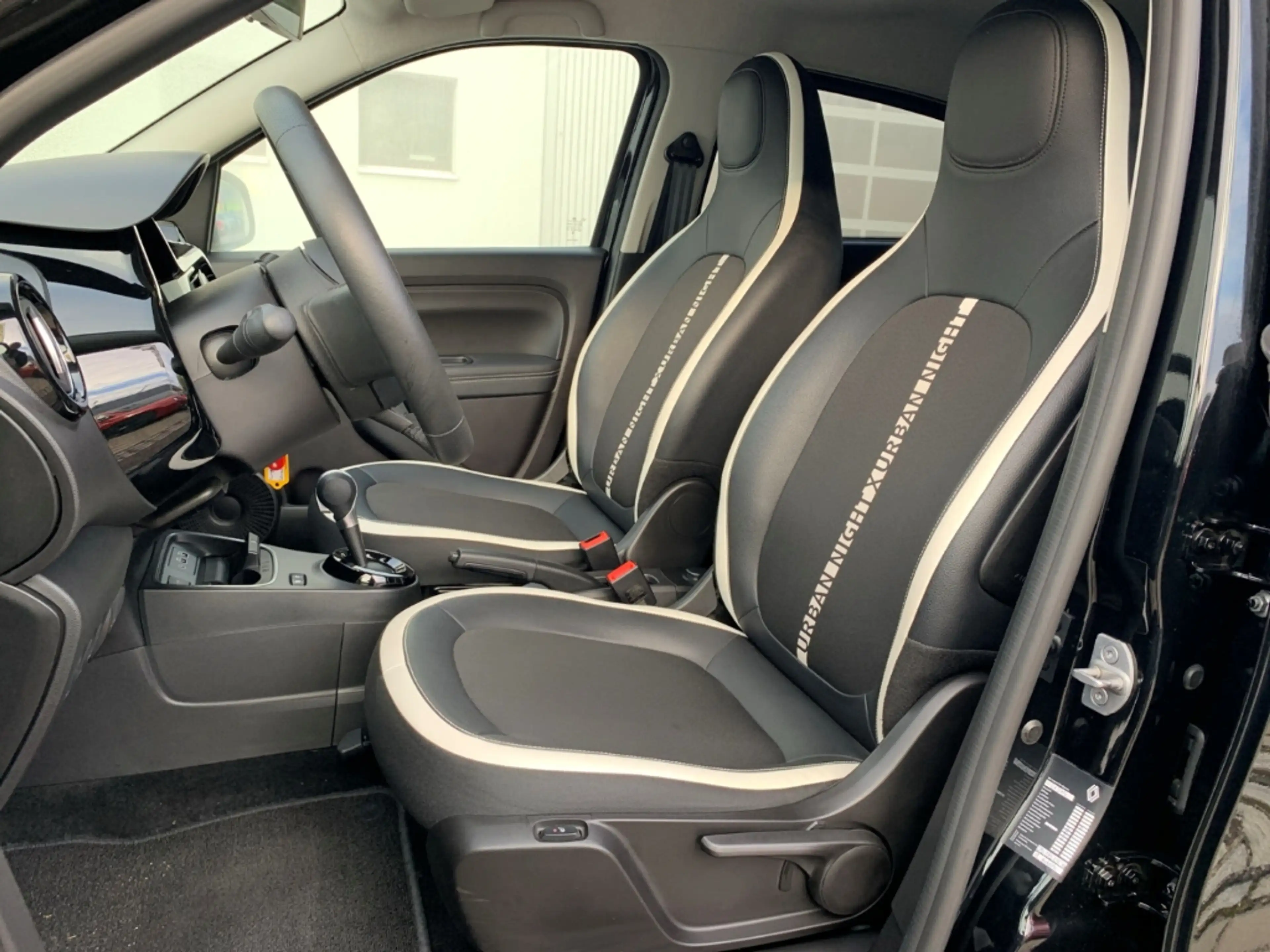 Renault Twingo ELECTRIC TECHNO NAVI+KAMERA+DAB+ISOFIX — photo 9