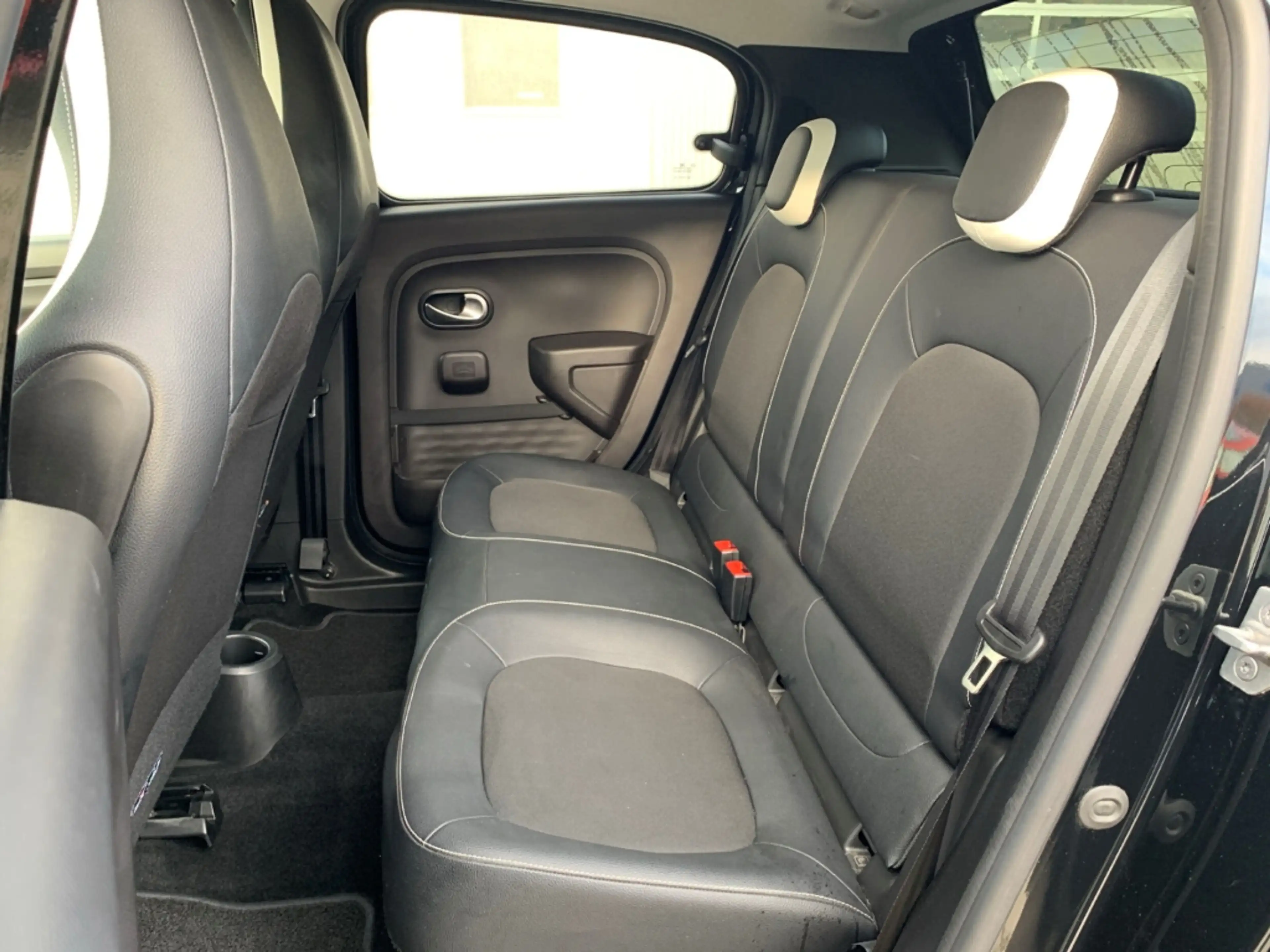 Renault Twingo ELECTRIC TECHNO NAVI+KAMERA+DAB+ISOFIX — photo 11