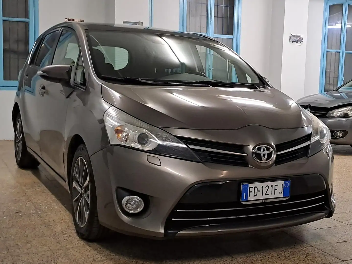 Toyota Verso Verso 1.6 d-4d Active Grigio - 1