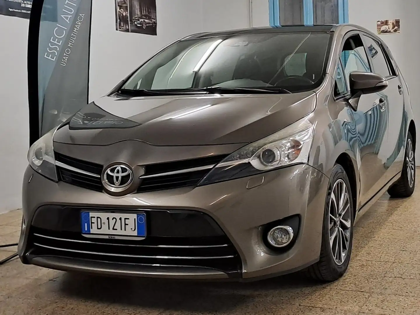 Toyota Verso Verso 1.6 d-4d Active Grigio - 2