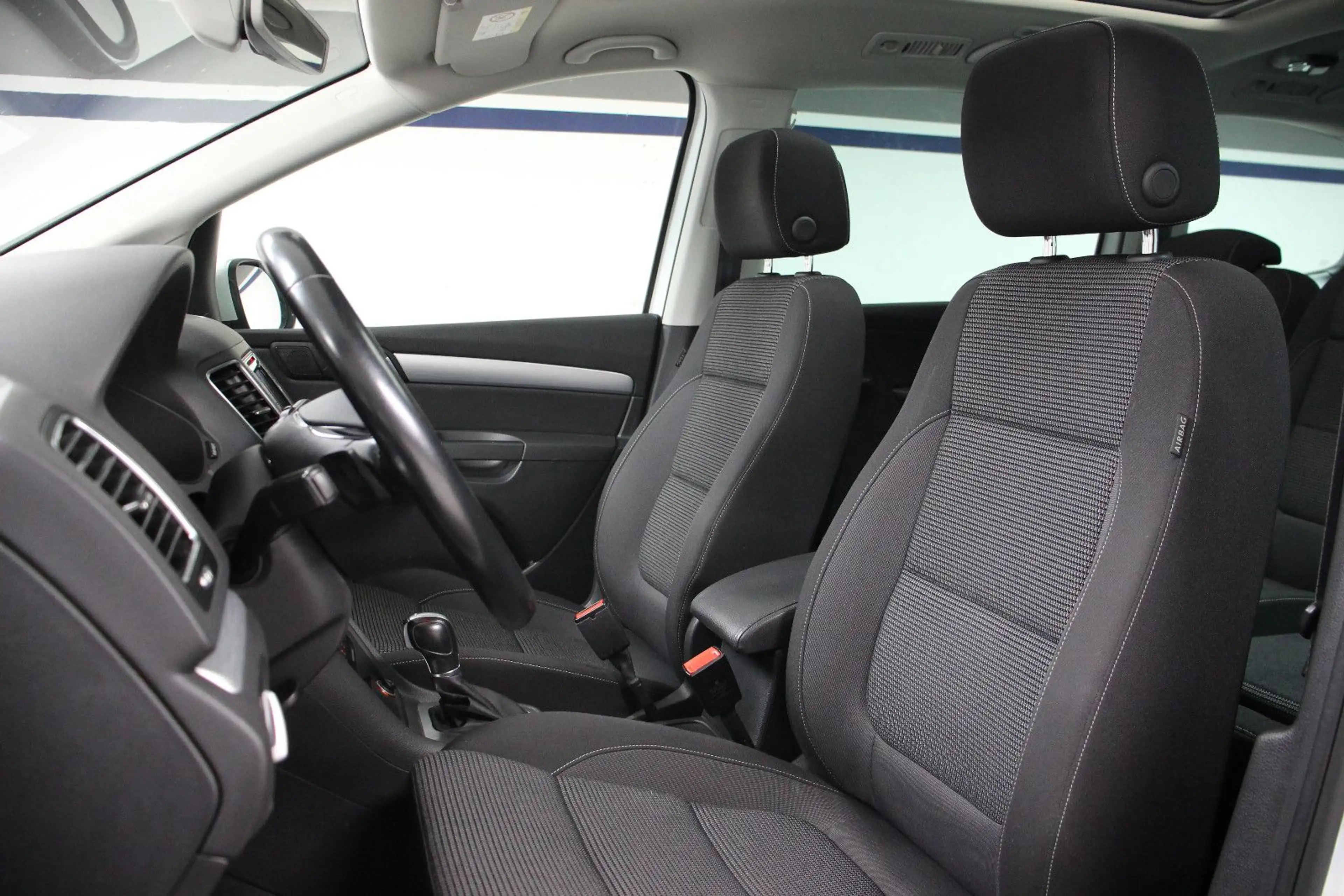 Volkswagen Sharan 2.0 TDI DSG *KAMERA/AHK/ACC/PANO/7-SITZE* — photo 11