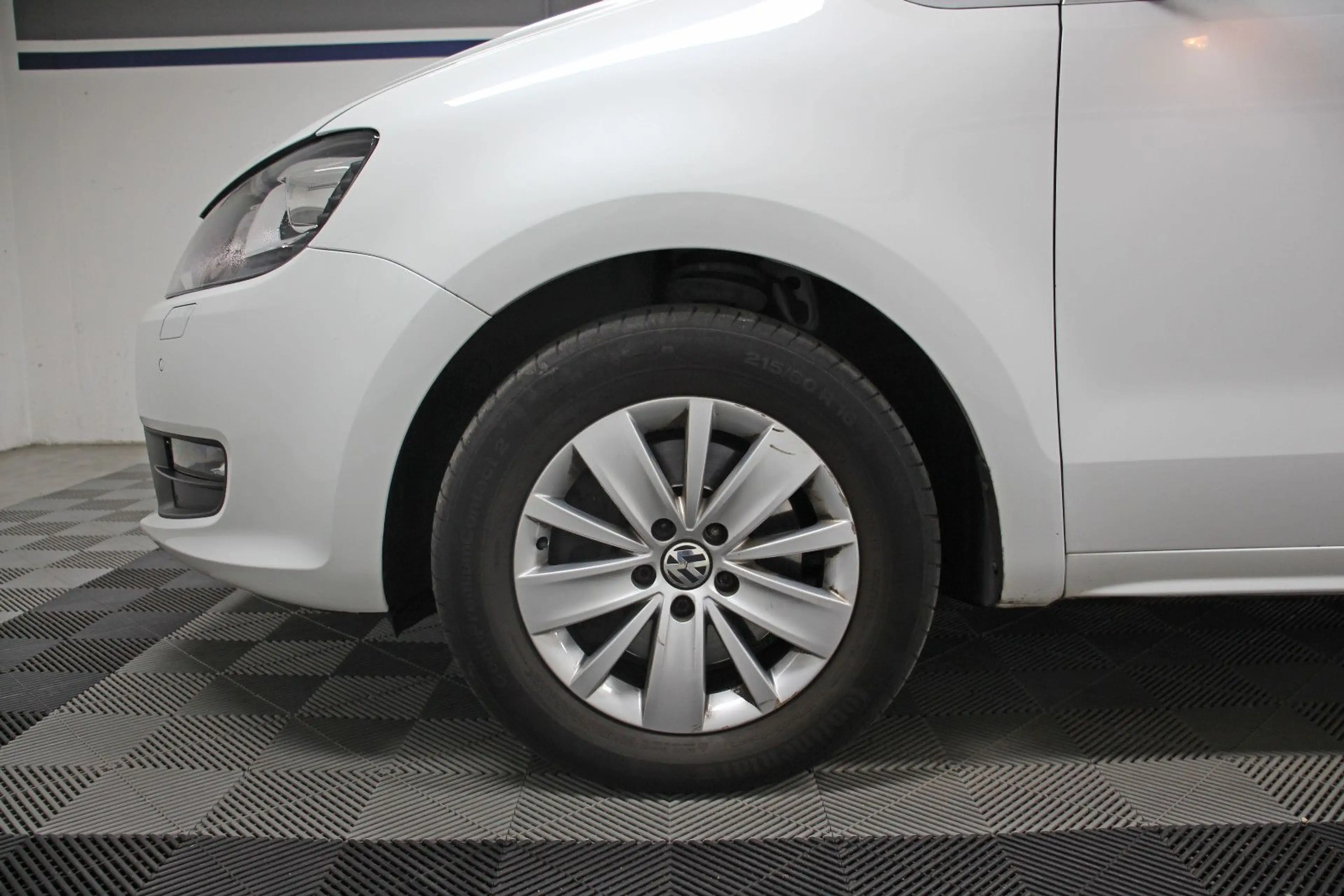 Volkswagen Sharan 2.0 TDI DSG *KAMERA/AHK/ACC/PANO/7-SITZE* — photo 6
