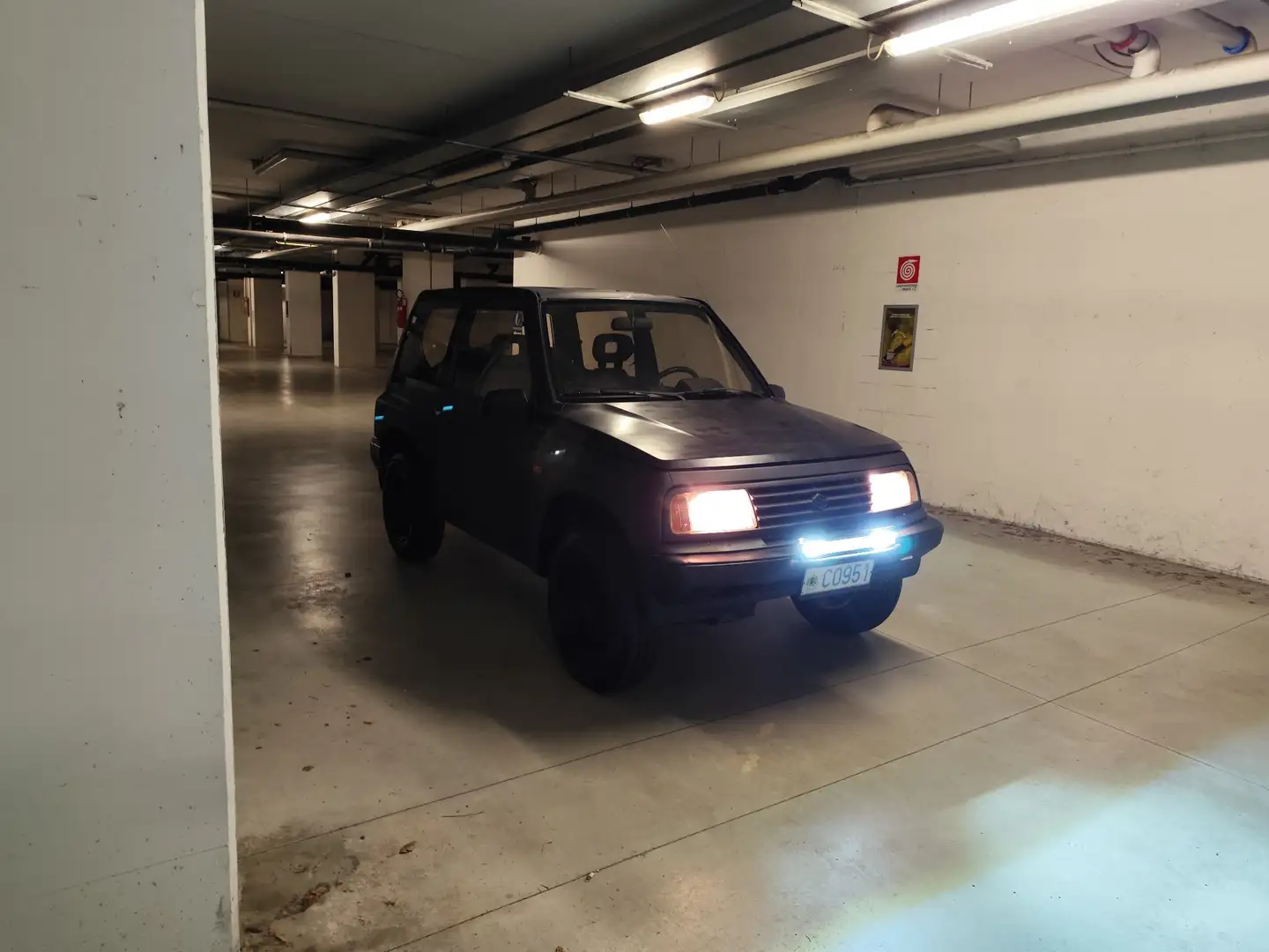 Suzuki Santana Suzuki Santana /Vitara 1600 benzina( 80 CV) Šedá - 2