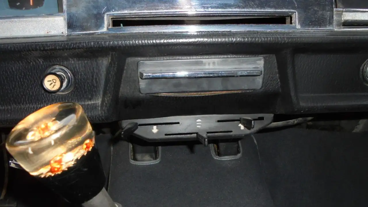 Wolga Gaz 24 Karosse,Motor,Getr.Polster/Lack neu, foto 9