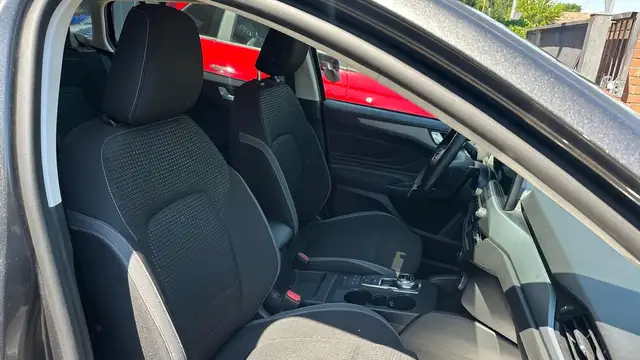Ford Focus view 8