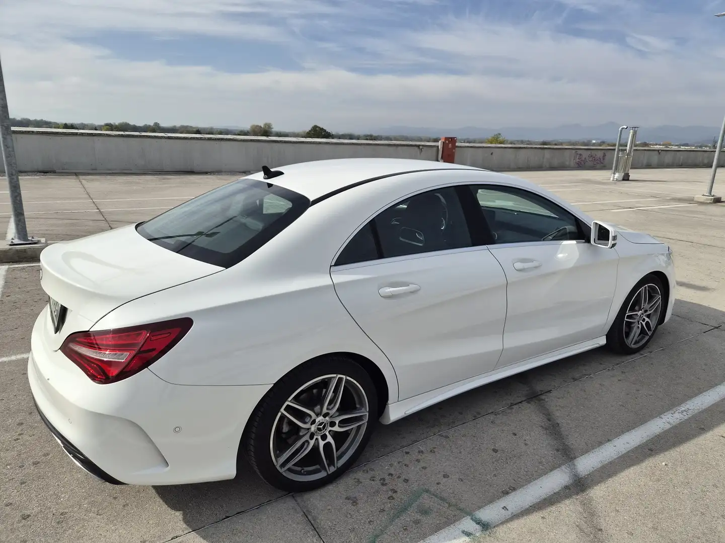 Mercedes-Benz CLA 200 7G-DCT AMG Line - 1