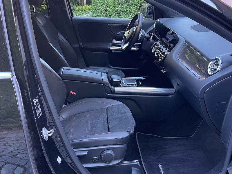 Mercedes-Benz GLA 250 AMG Line Pano S-Dach SpoSi BLIS — photo 9