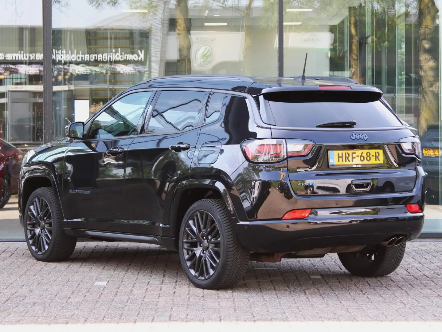 Jeep Compass 4xe 240 Plug-in Hybrid Electric S | Navi / Leder / Zwart - 2