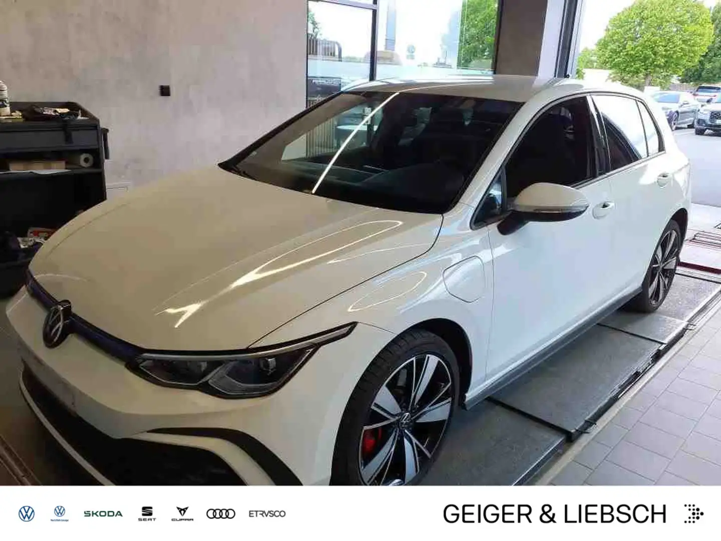 Volkswagen Golf GTE VIII 1.4 e-Hybrid DSG GTE*LED*AHK*NAVI*KLIM Weiß - 1