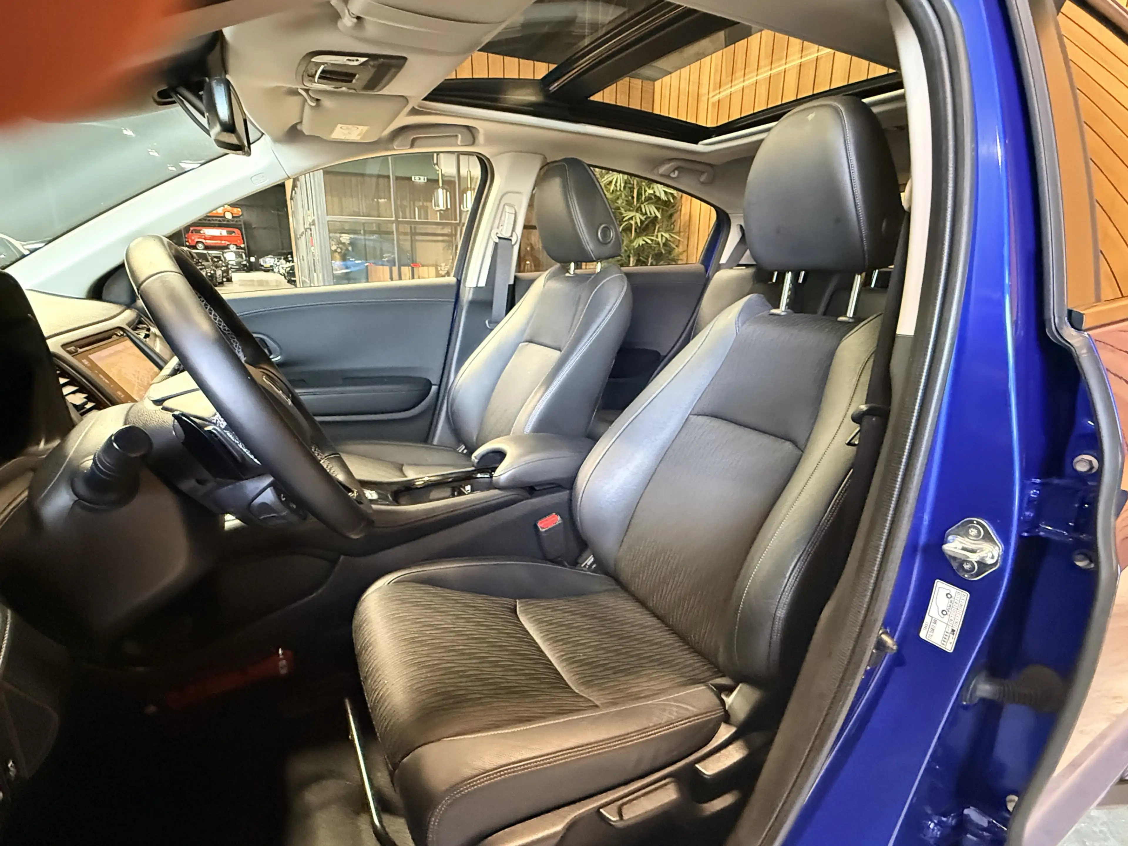 Honda HR-V 1.5 i-VTEC Executive Automaat. Pano. Camera. Nav. — photo 15
