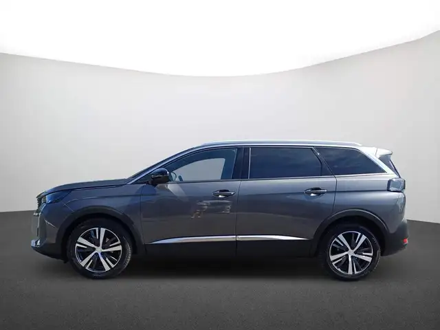 Peugeot 5008 view 4