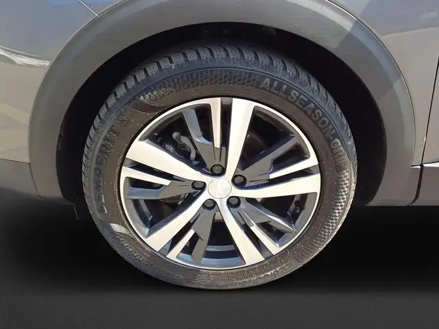 Peugeot 5008 view 8