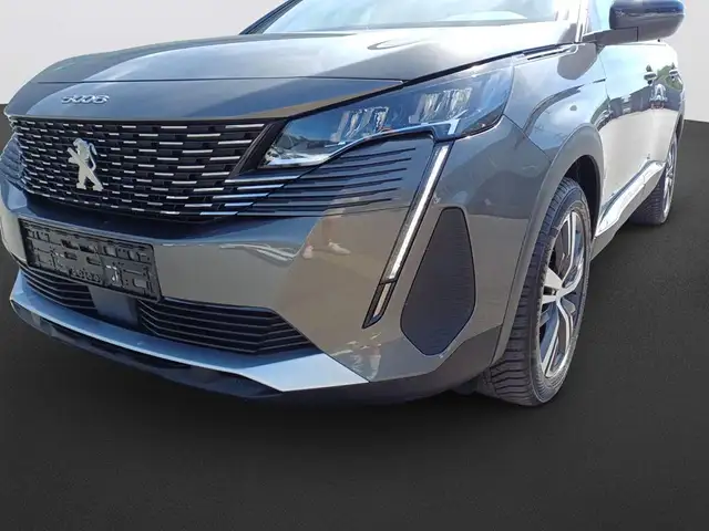 Peugeot 5008 view 9