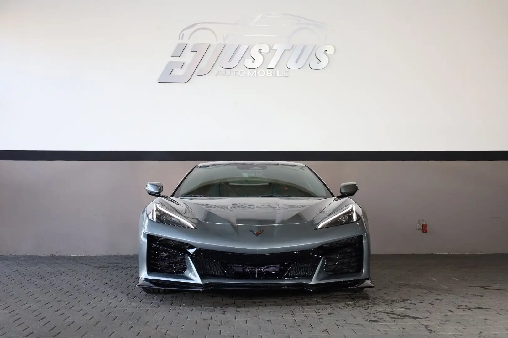 Corvette C8 6.2 V8 Targa Stingray2LT Z51/360*/BOSÉ/R19*20 Grau - 2