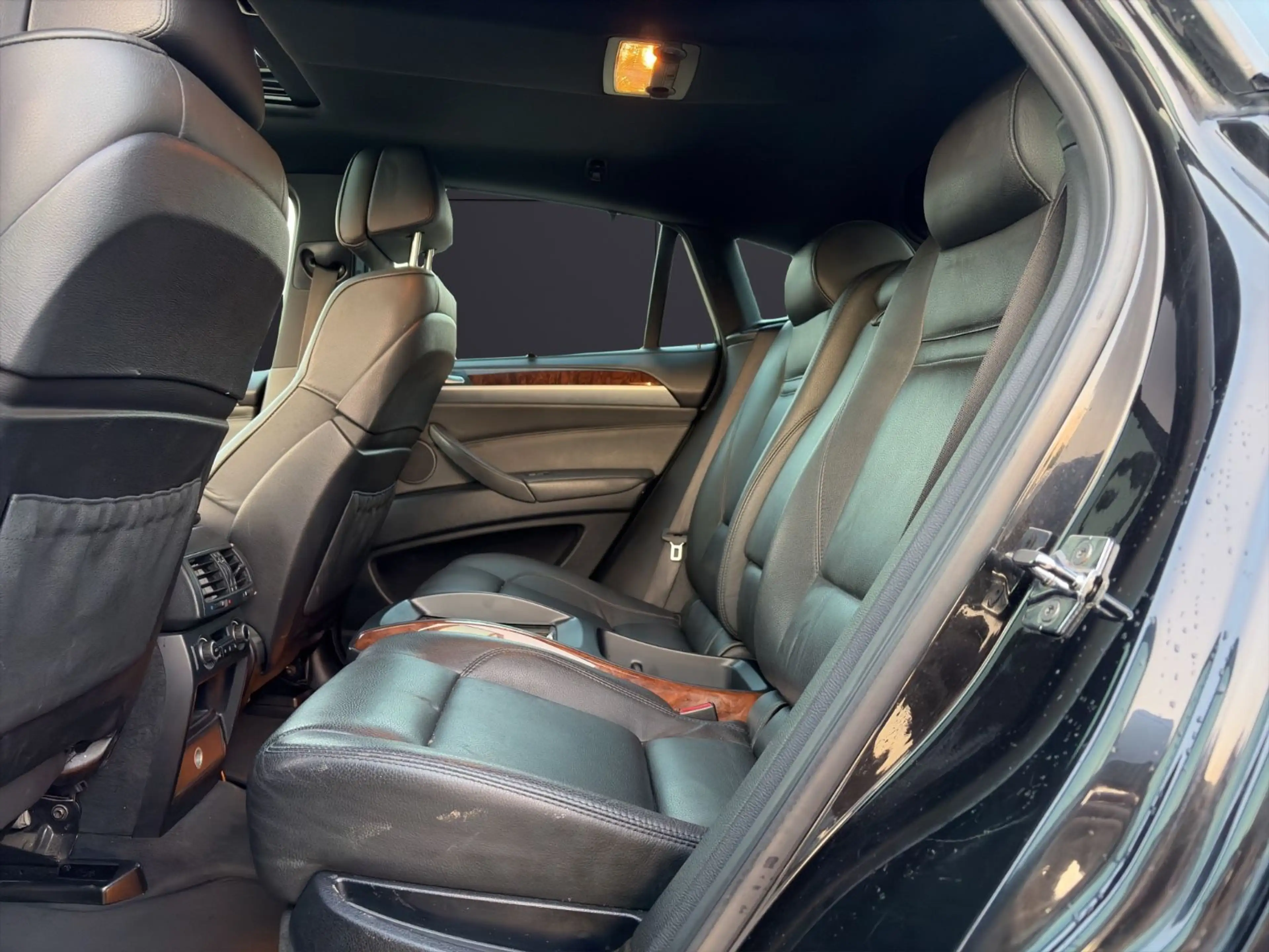 BMW X6 xDrive 35 d — photo 12