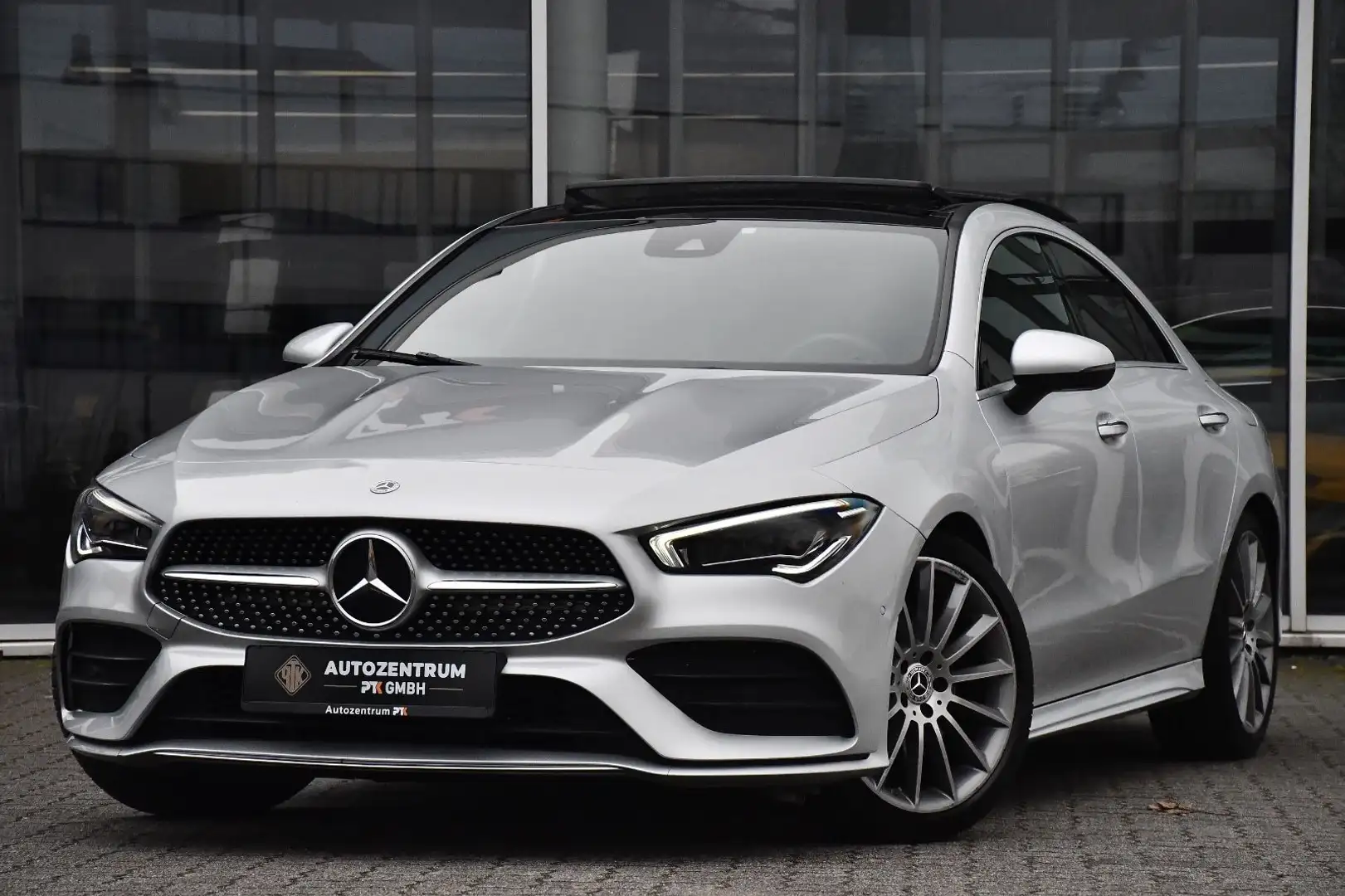 Mercedes-Benz CLA 200 AMG line MultiBeam LED Pano Burmester Silber - 1