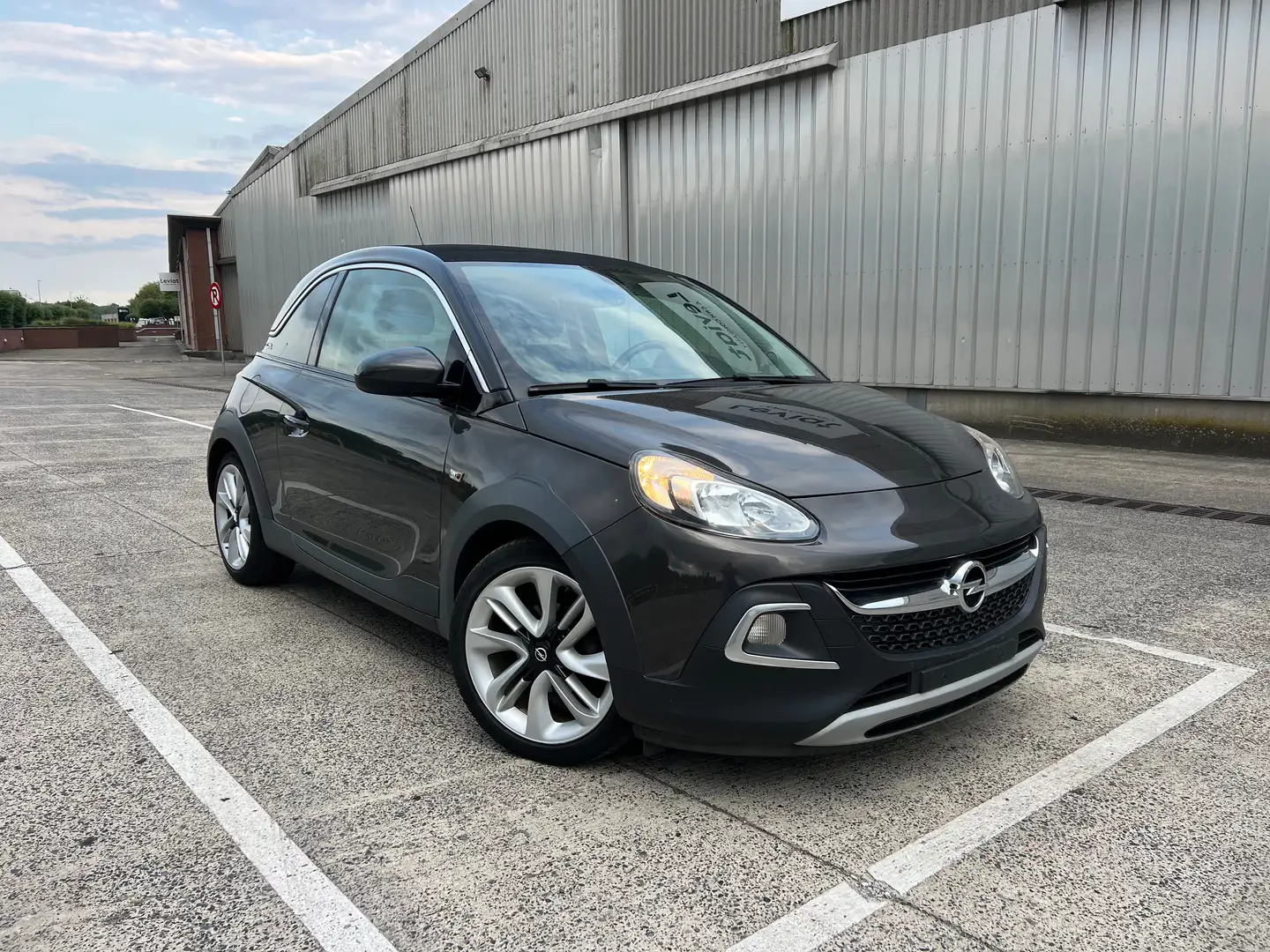 Opel Adam Adam Rocks 1.0 Turbo Start/Stop Zilver - 1