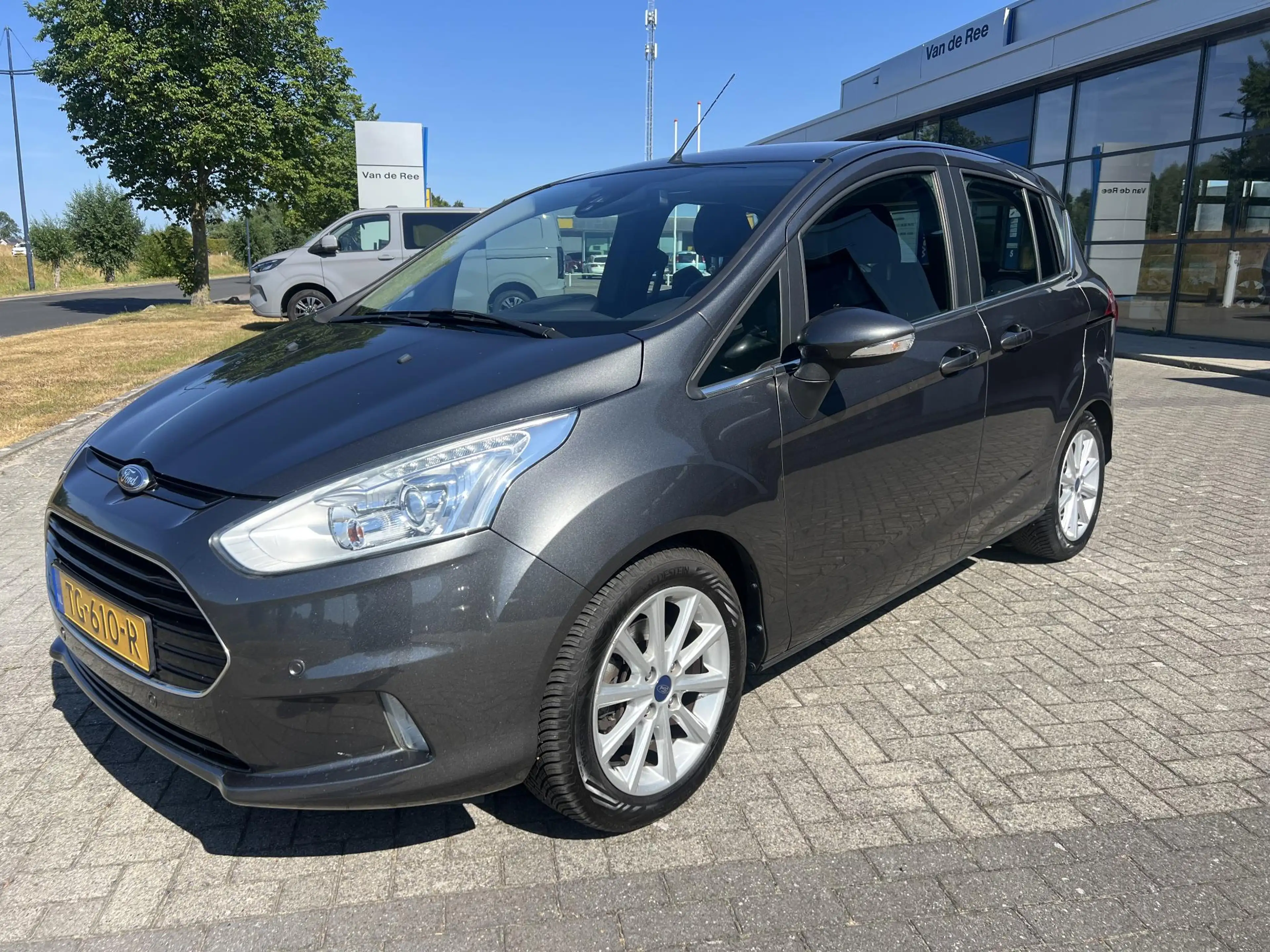 Ford B-Max 1.0 EcoBoost Titanium — photo 2