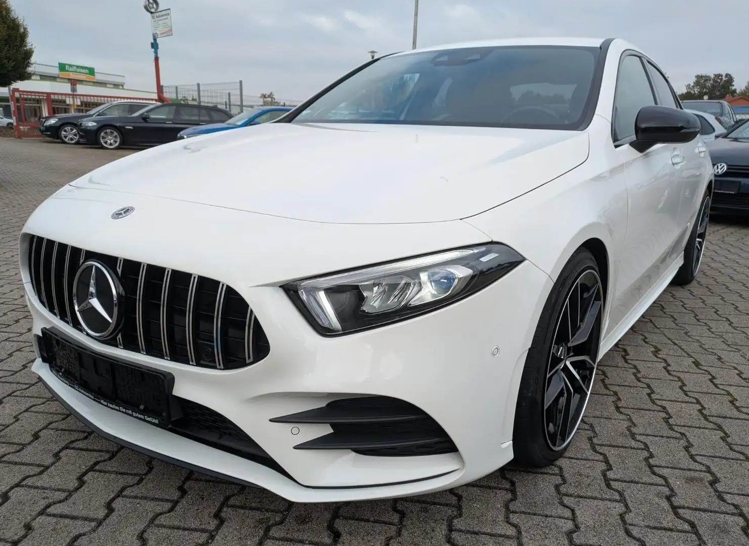Mercedes-Benz A 200 d Lim. AMG/Sportpaket/Line Weiß - 1