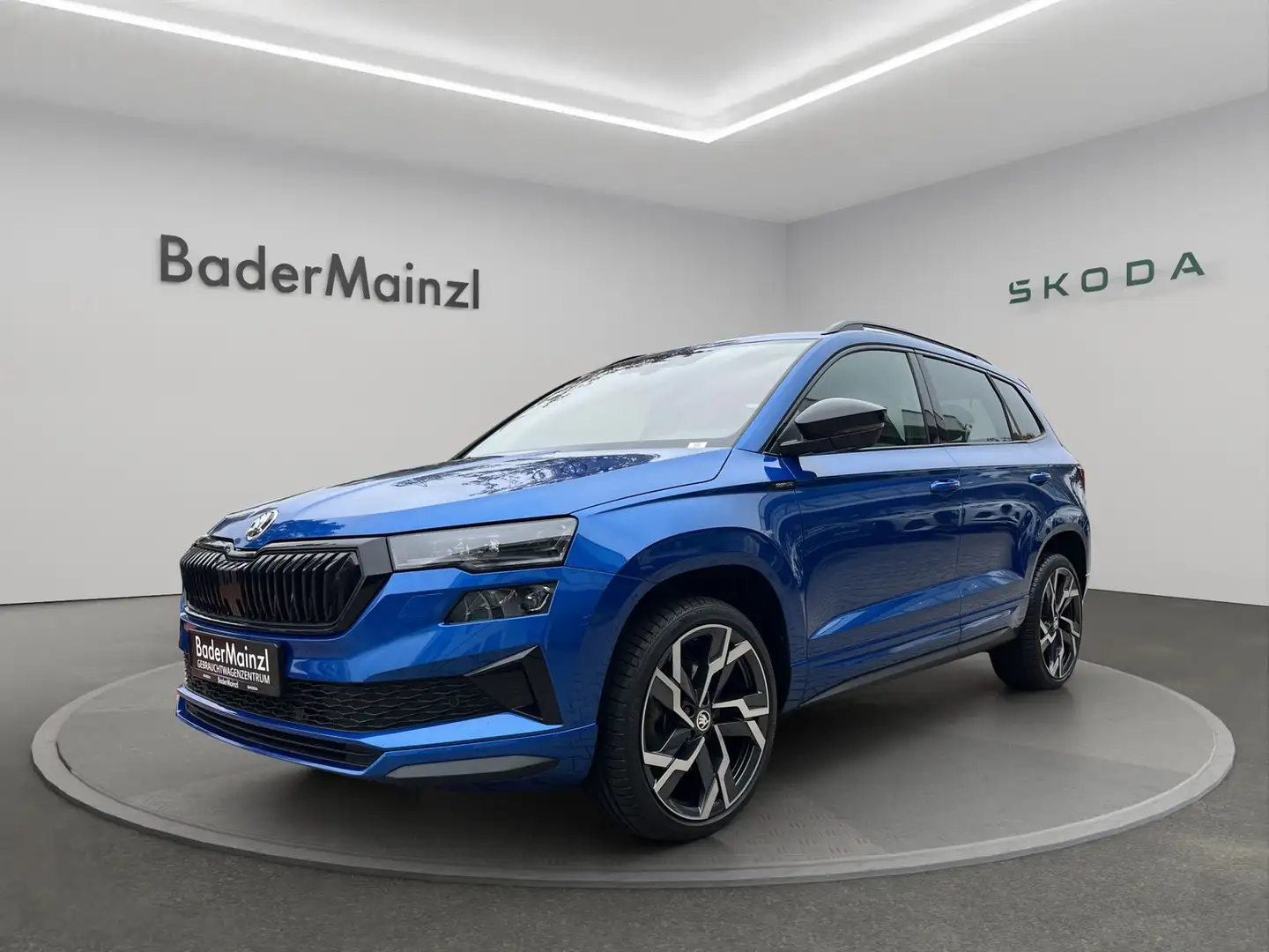 Skoda Karoq Sportline 1.5 TSI Matrix Navi SHZ RFK Blau - 1