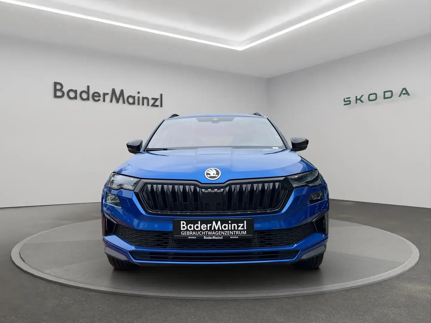 Skoda Karoq Sportline 1.5 TSI Matrix Navi SHZ RFK Blau - 2