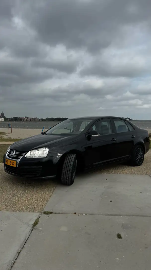 Volkswagen Jetta 1.6 FSI Zwart - 1