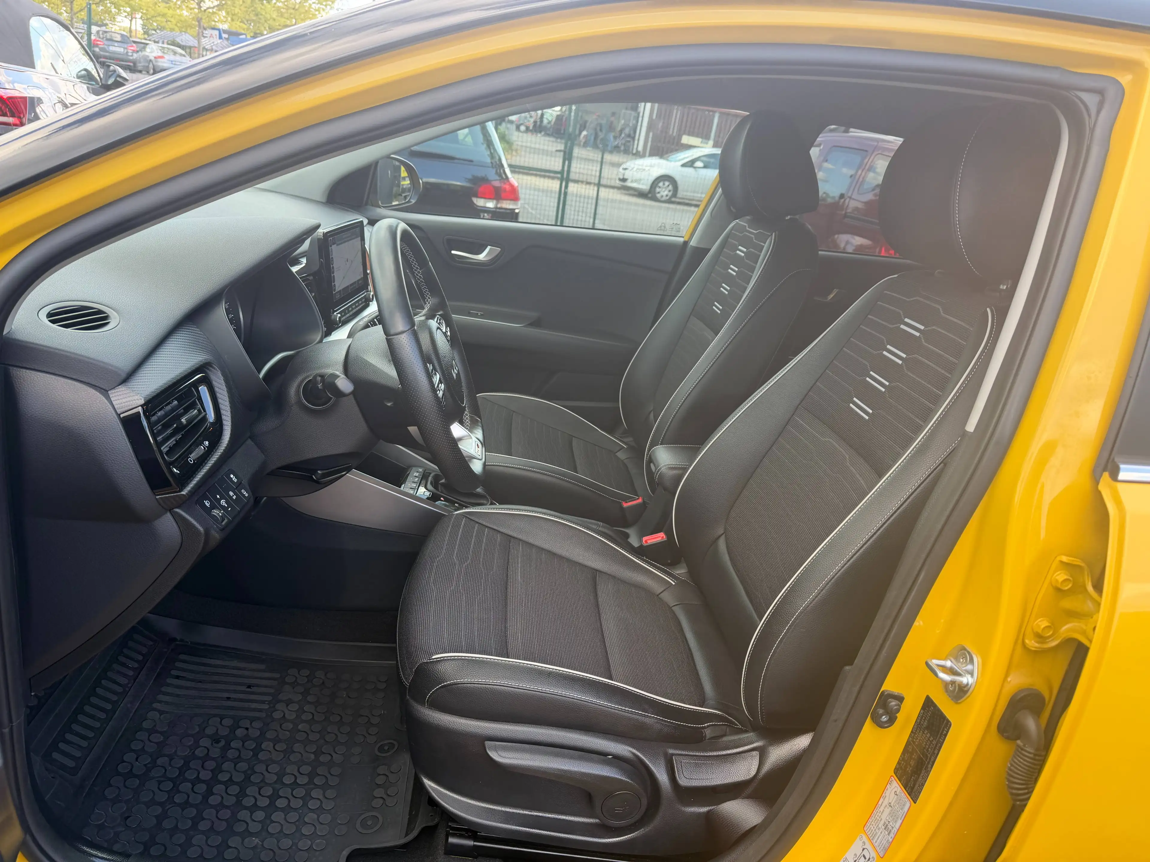 Kia Stonic GT-Line–Sportlicher/Mild Hybrid/Garantie/Neu Service — photo 11