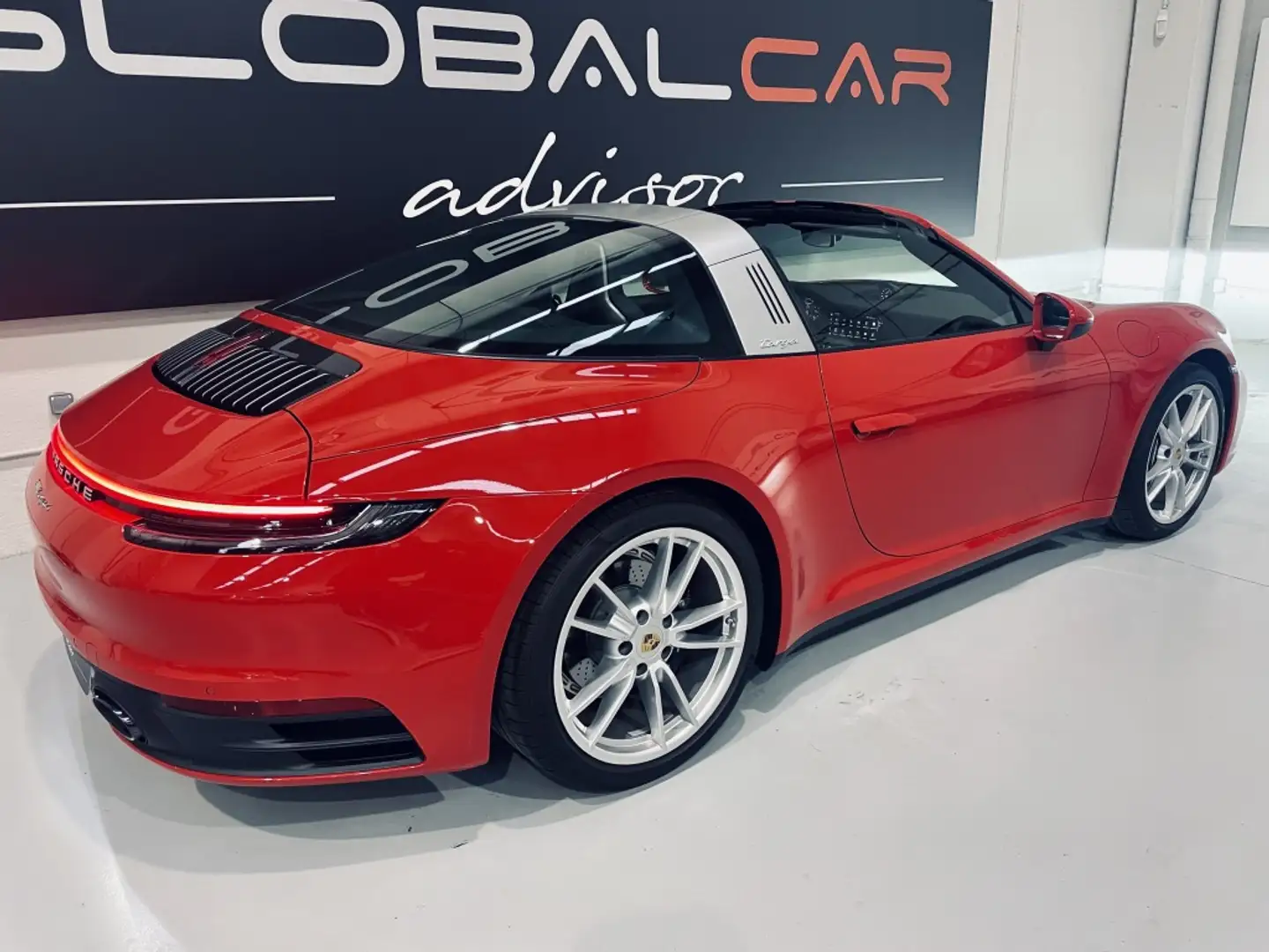 Porsche 992 Targa 4 PDK Rood - 2