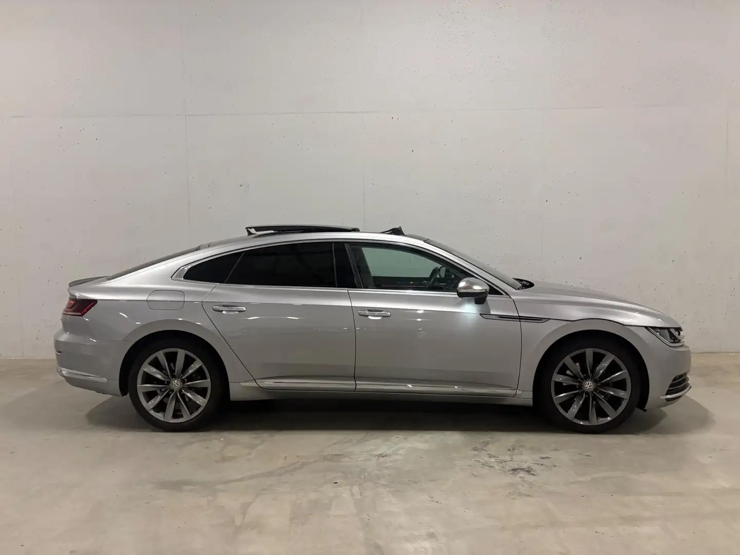 Volkswagen Arteon 1.5 TSI Elegance Pano Leer Automaat Grijs - 2