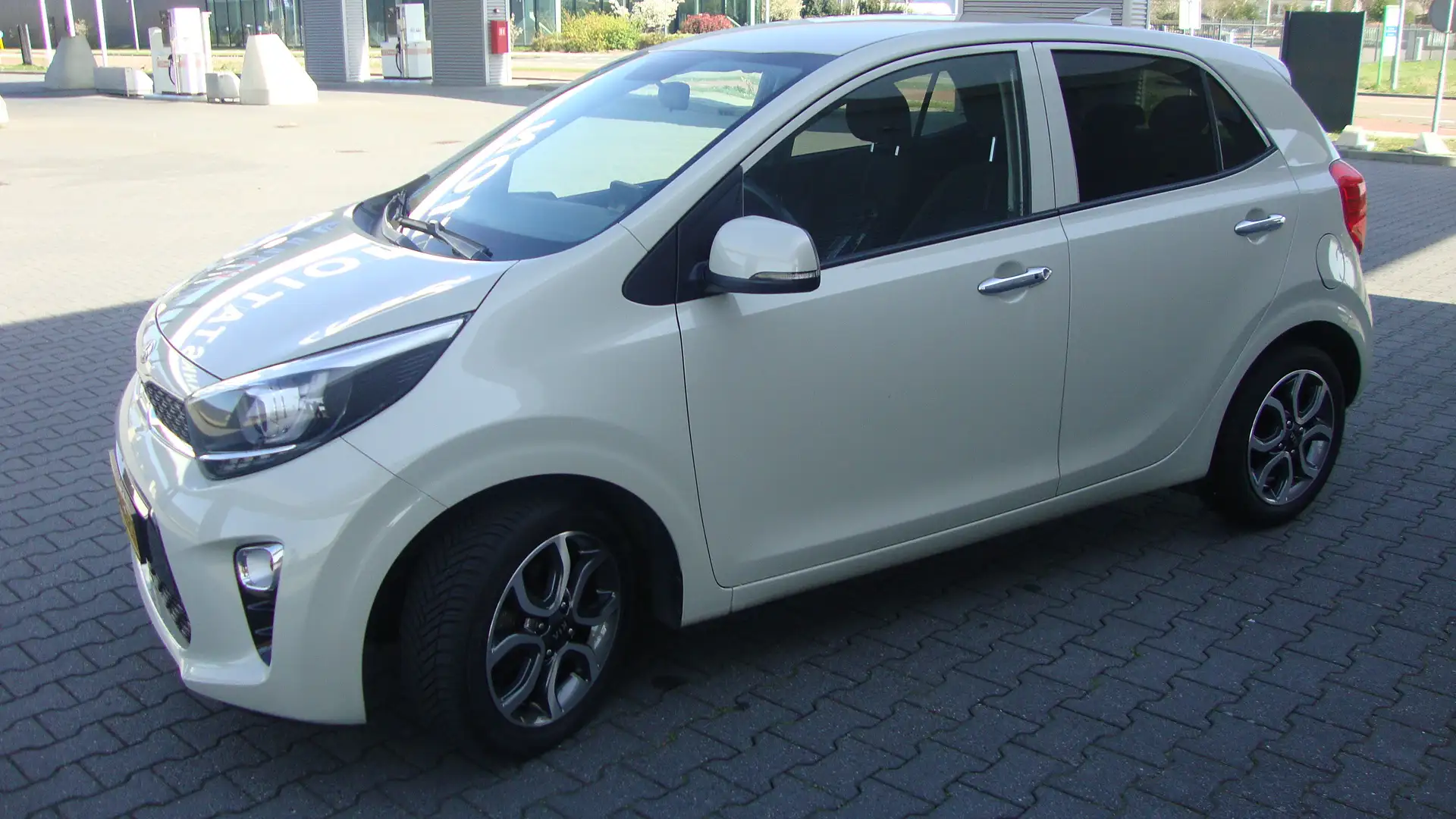 Kia Picanto 1.0 DPi 67pk 5-zits DynamicPlusLine Beige - 2