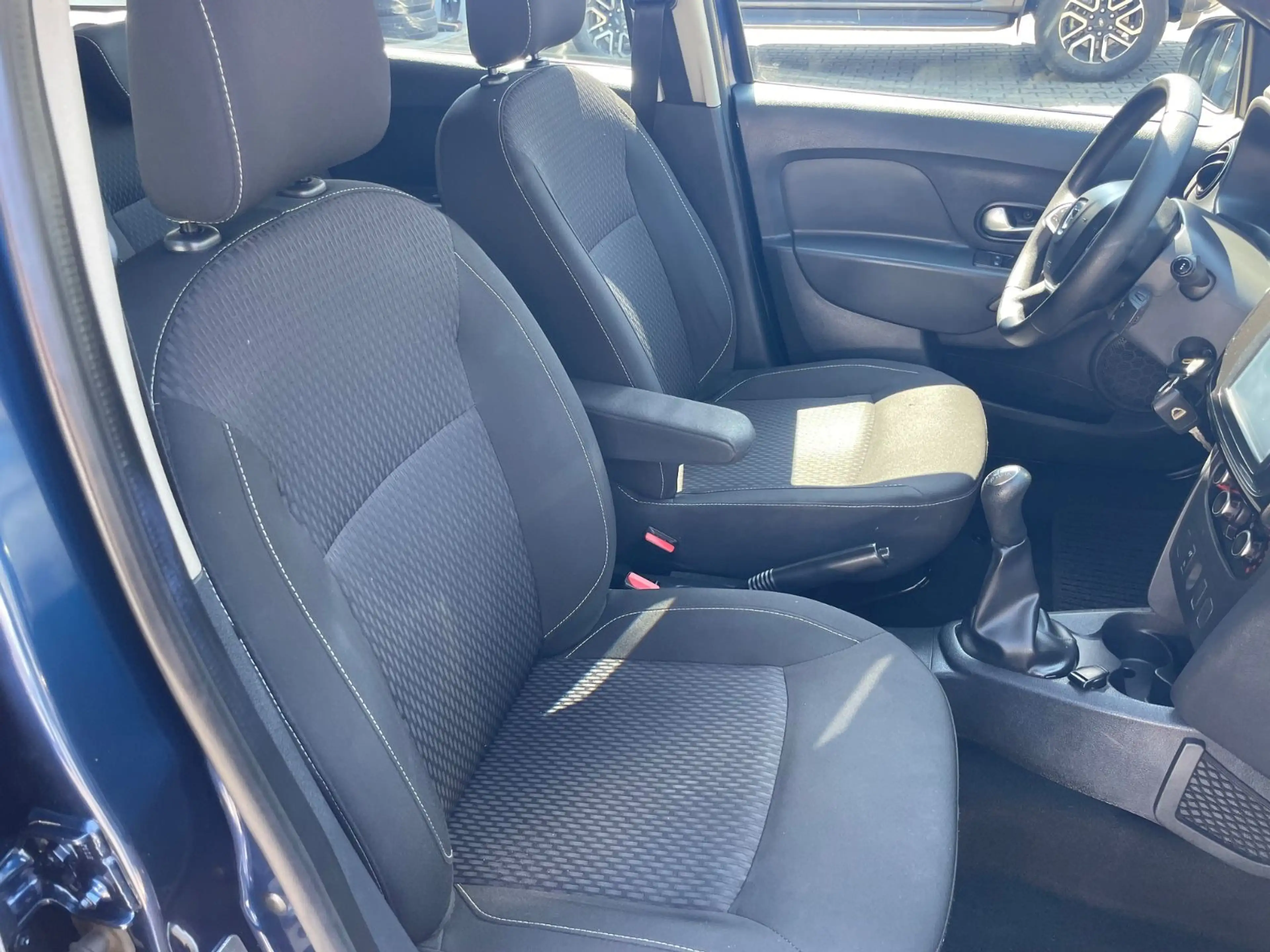 Dacia Logan MCV II Kombi Comfort PDC KLIMA EFH NEUWERT — photo 12